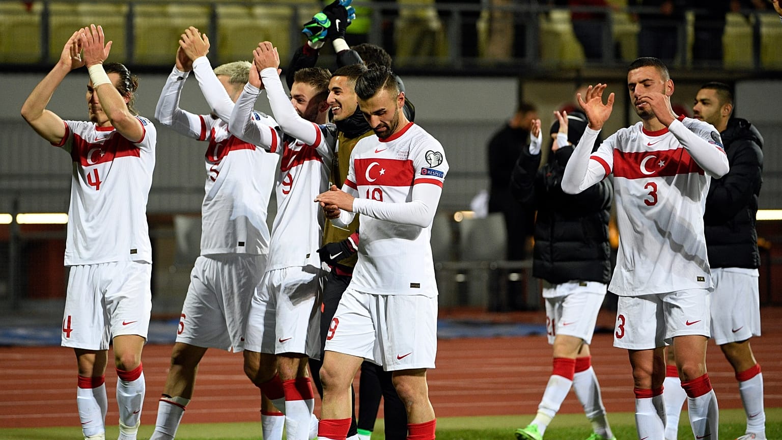 Türkiye play-offlara kaldı