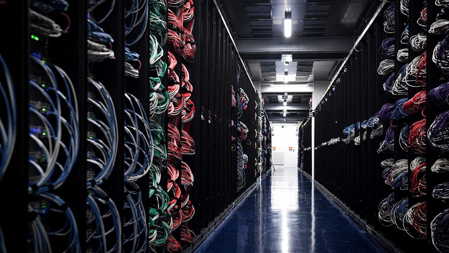 Illustration - un data center à Saint-Ouen-l'Aumone le 9 juillet 2021