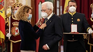 Sergio Mattarella insignito di alta onoreficenza spagnola 