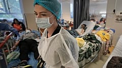 En gran parte de Europa del Este, las muertes por coronavirus son elevadas y las tasas de vacunación son bajas, pero los políticos han dudado en imponer restricciones. 