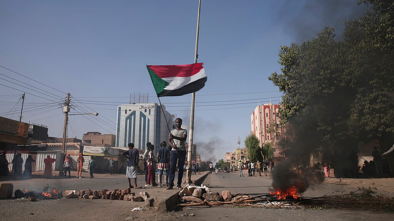Sudan, forze di sicurezza uccidono almeno 15 manifestanti anti golpe a Khartoum