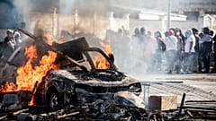 Αυτοκίνητο τυλίχθηκε στις φλόγες στην είσοδο του ναυπηγείου Ναβάντια, στην Καντίθ