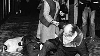 1991. november 22. - Egy idős házaspár, akiknek sikerült Zágrábba menekülniük Vukovár eleste után