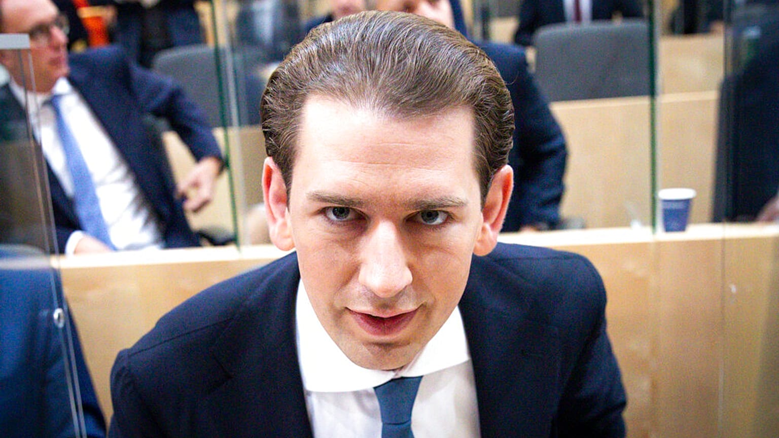 Αυστρία: Αίρεται η ασυλία του Κουρτς