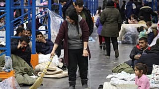 Белорусские власти разместили мигрантов в центре на границе с Польшей