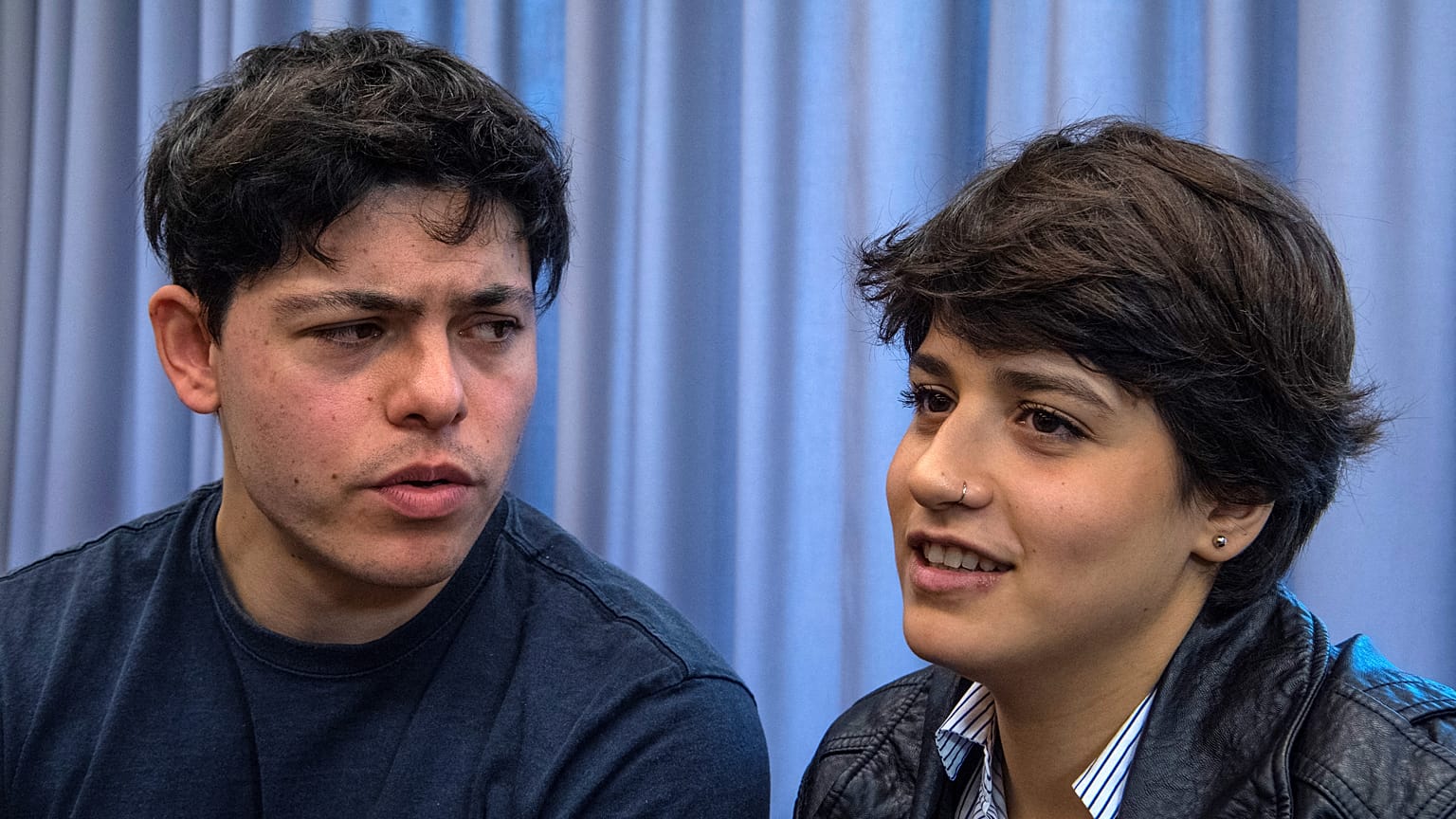 Sean Binder és Sarah Mardini 2018-as letartóztatásuk után