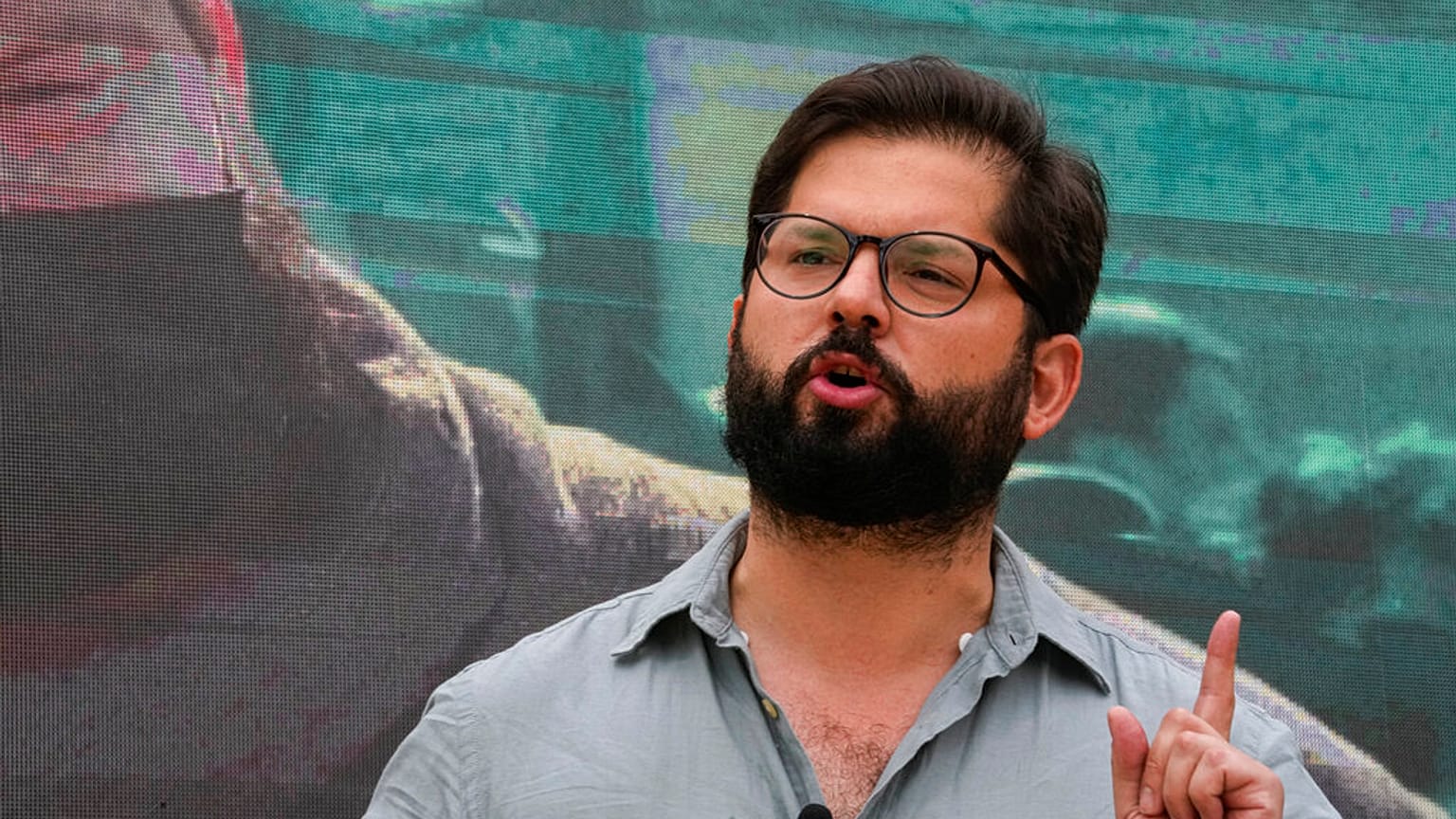El candidato de izquierda, Gabriel Boric, durante la campaña electoral