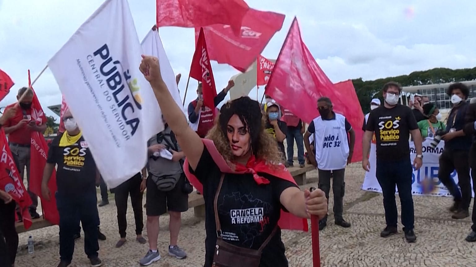 Protestos na Praça dos Três Poderes, em Brasília, contra o racismo