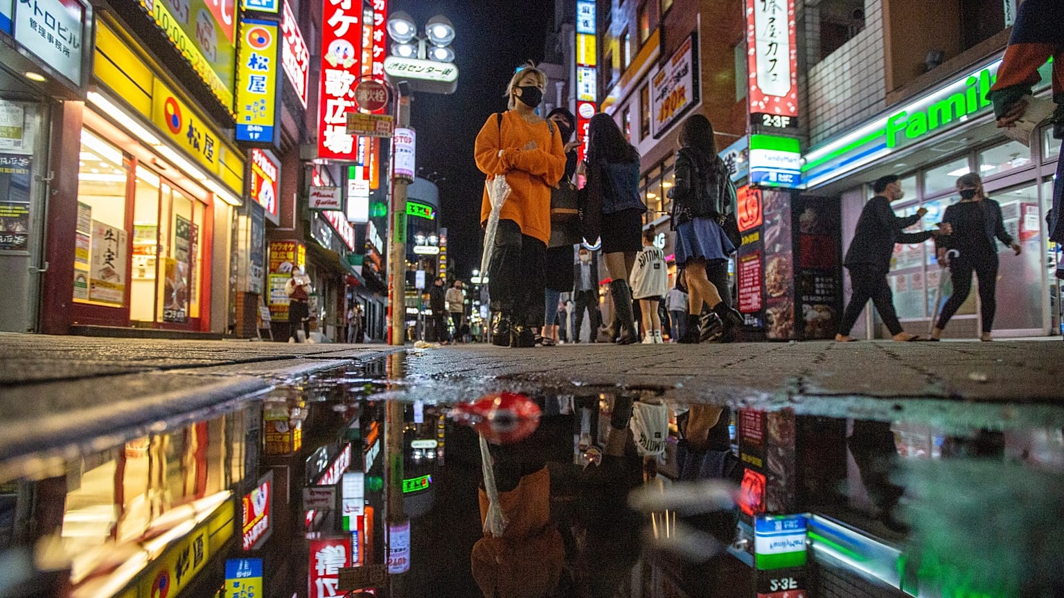 Tokyo'nun Shibuya caddesi