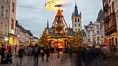 Weihnachtsmarkt in Trier in Rheinland-Pfalz am 19. November 2021