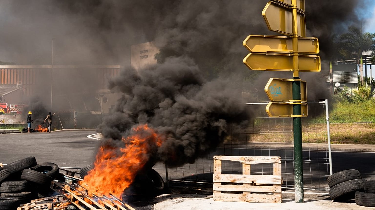 Barricada montada por sindicalistas da UGTG