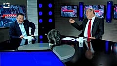 قطة تقطع برنامجا تلفزيونيا مباشرا على التلفزيون الجورجي.