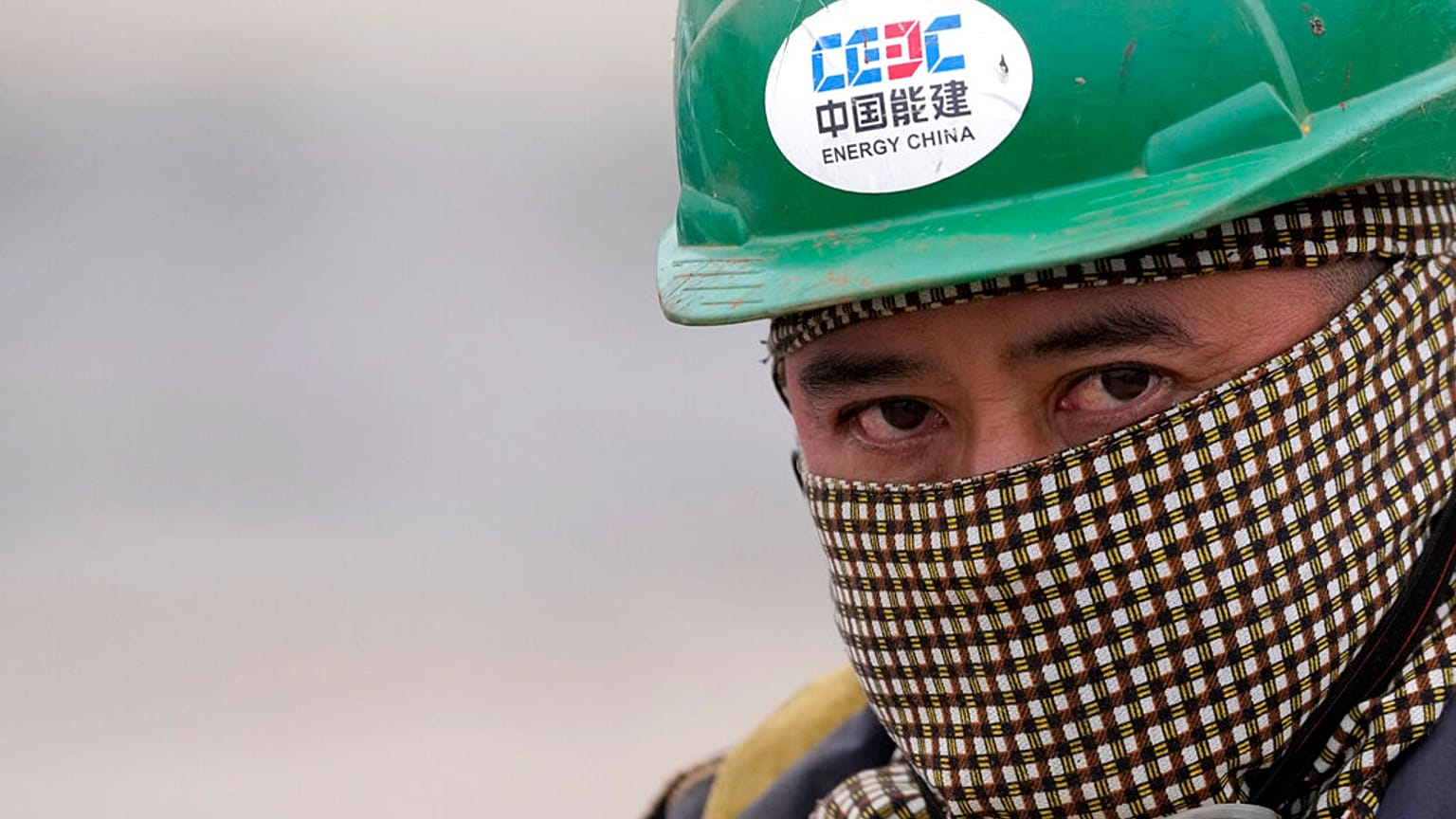 Un obrero vietnamita de la fábrica china de neumáticos en Zrenjanin, a 50 kilómetros al norte de Belgrado, Serbia