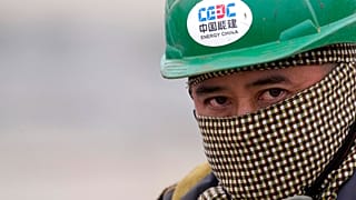 Un obrero vietnamita de la fábrica china de neumáticos en Zrenjanin, a 50 kilómetros al norte de Belgrado, Serbia
