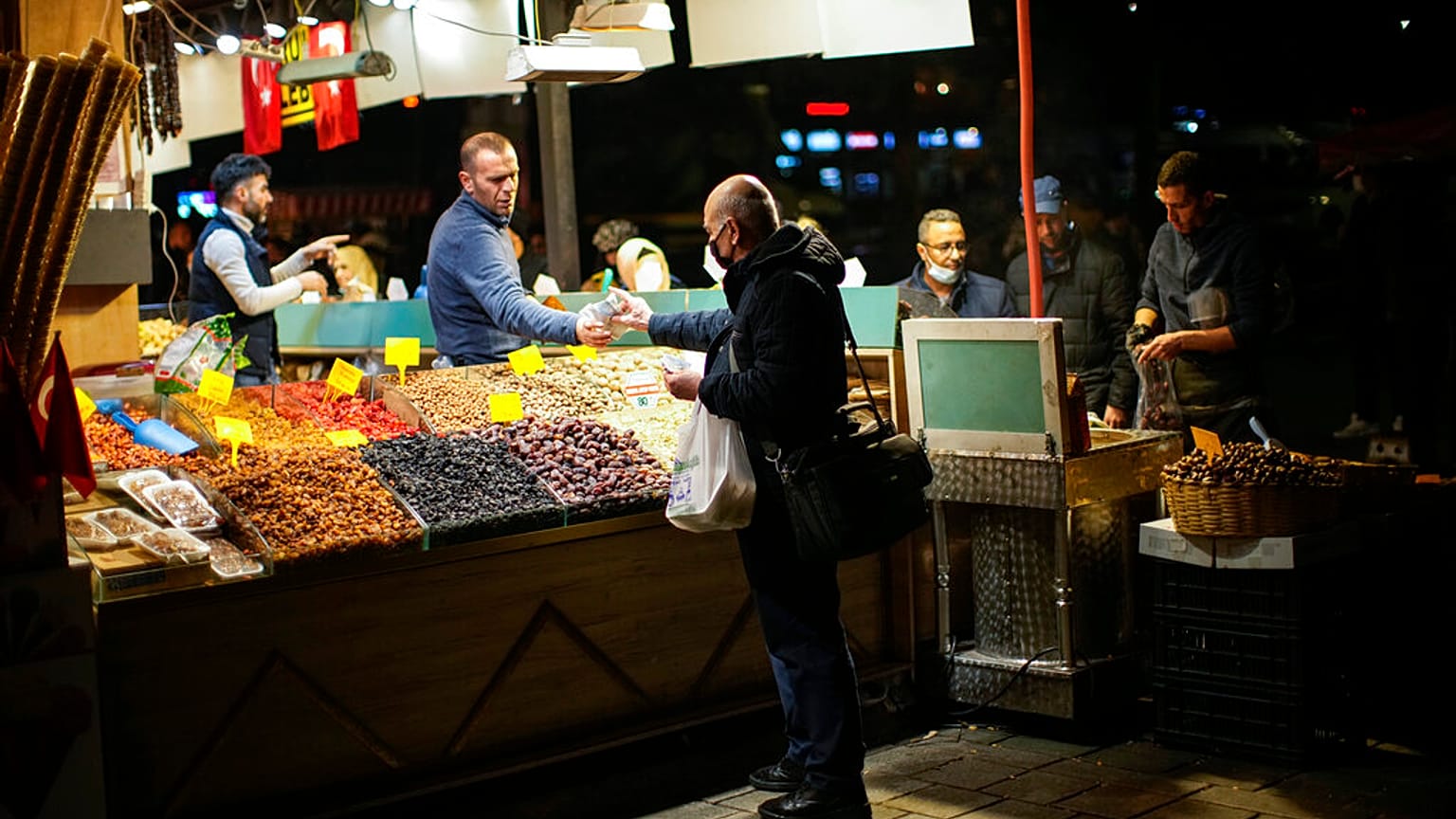 İktidarın ülkenin içinde bulunduğu ekonomik sorunları çözeceğine inananların oranı yüzde 28 oldu