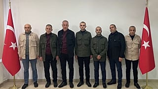 Libya'nın doğusunda yaklaşık 2 yıldır alıkonulan 7 Türk vatandaşı, Milli İstihbarat Teşkilatı'nın Katar İstihbarat Teşkilatı ile müşterek çalışmalarıyla kurtarıldı