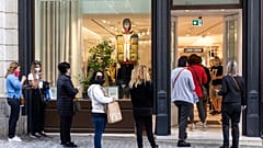 Έλεγχος για την τήρηση των υγειονομικών μέτρων σε κατάστημα στο κέντρο της Αθήνας