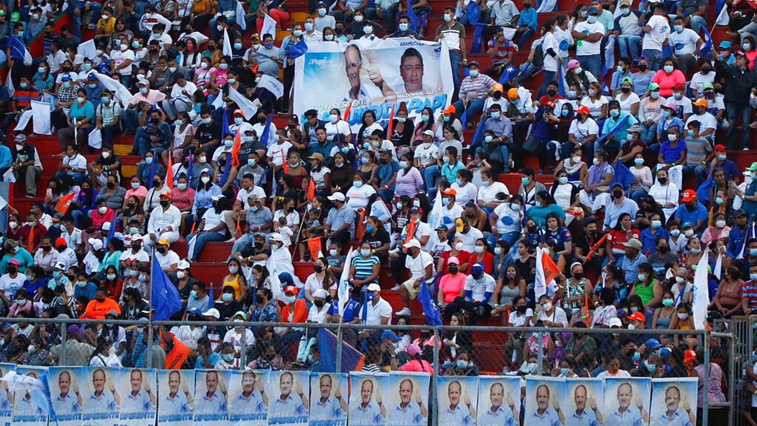 Cierre de campaña de Nasry Asfura, candidato del oficialista Partido Nacional, en Tegucigalpa (Honduras).