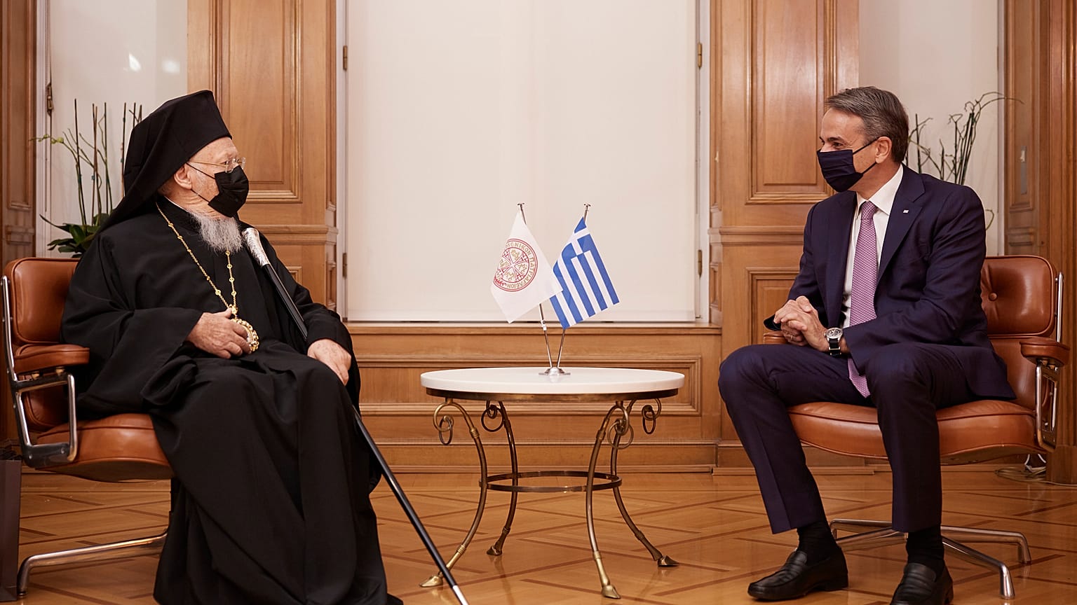 Ο Οικουμενικός Πατριάρχης με τον Κυριάκο Μητσοτάκη