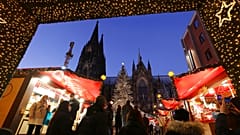 Weihnachtsmarkt in Köln am 22. November 2021