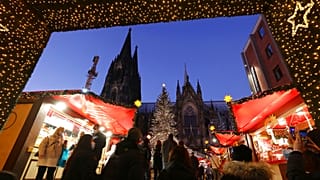 Weihnachtsmarkt in Köln am 22. November 2021