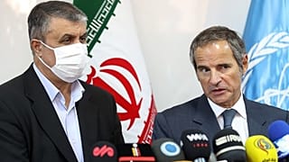 رافائل گروسی، مدیر کل آژانس بین‌المللی انرژی اتمی با محمد اسلامی، رئیس سازمان انرژی اتمی ایران دیدار و گفتگو کرد