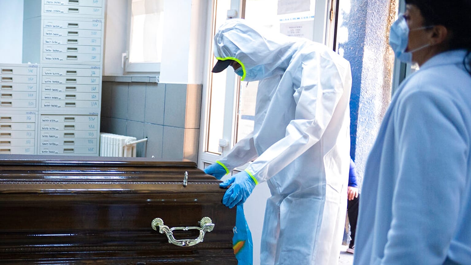 Archives : dans une morgue à Bucarest (Roumanie), le 28/10/2021