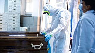 Archives : dans une morgue à Bucarest (Roumanie), le 28/10/2021