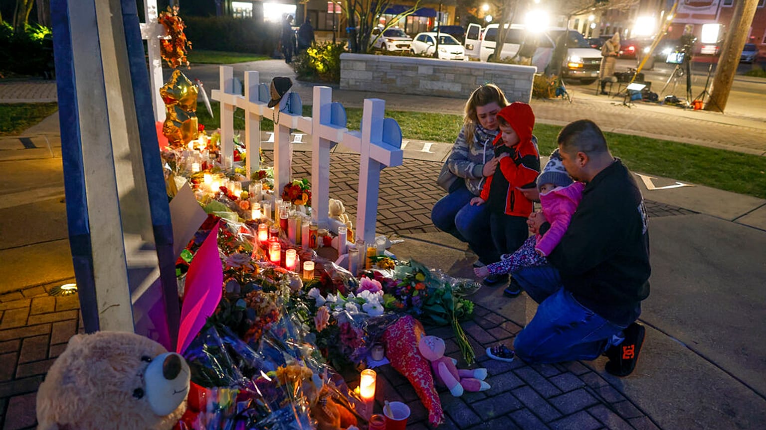 Voiture bélier lors d'une parade de Noël aux Etats-Unis : le bilan passe à six morts