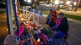Voiture bélier lors d'une parade de Noël aux Etats-Unis : le bilan passe à six morts