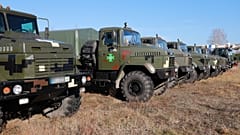 Грузовая техника пограничной охраны близ украино-белорусской границы