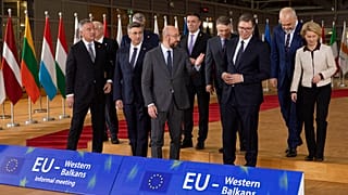 População da Macedónia do Norte diz-se "sozinha"