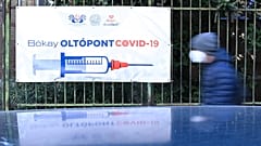 Magyarországon a lakosság 58,9 százalékát oltották be teljesen a koronavírus ellen