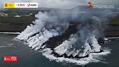 Imágen del delta lávico captada por un dron del Instituto Geológico y Minero de España. La Palma, España 23/11/2021