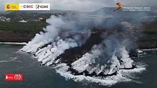 Imágen del delta lávico captada por un dron del Instituto Geológico y Minero de España. La Palma, España 23/11/2021