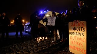 Акция протеста в порту Кале после трагедии в Ла-Манше