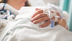 Immer mehr Frauen sprechen öffentlich über ihre Erfahrungen von Gewalt bei der Geburt oder anderen gynäkologischen Untersuchungen.