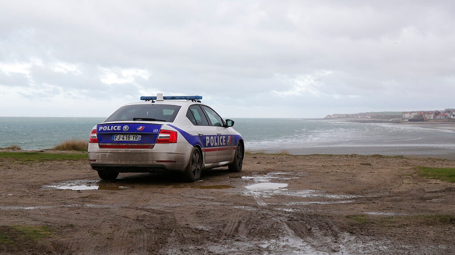 Véhicule de la police française garé à Wimereux (dans le nord de la France), le 25/11/2021
