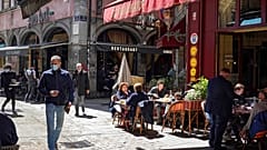 Des clients en terrasses à Lyon (mai 2021) 