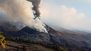 Vulcão Cumbre Vieja volta a ganhar força nas Canárias