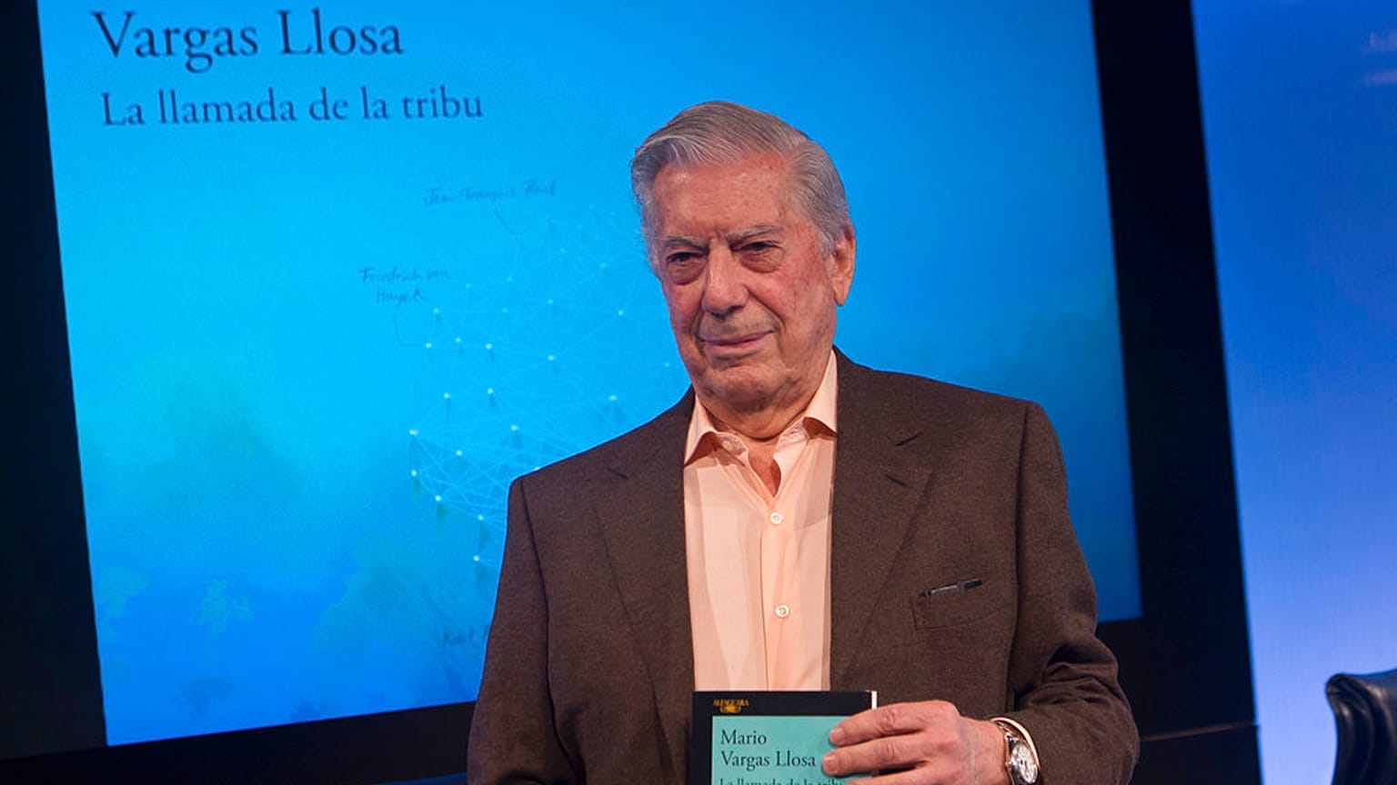 L'écrivain d'origine péruvienne  Mario Vargas Llosa lors de la présentation d'un de ses ouvrages - Madrid (Espagne), le 28/02/2010