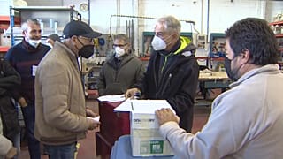 Los trabajadores votan el preacuerdo para desconvocar la huelga del sector del metal en Cádiz