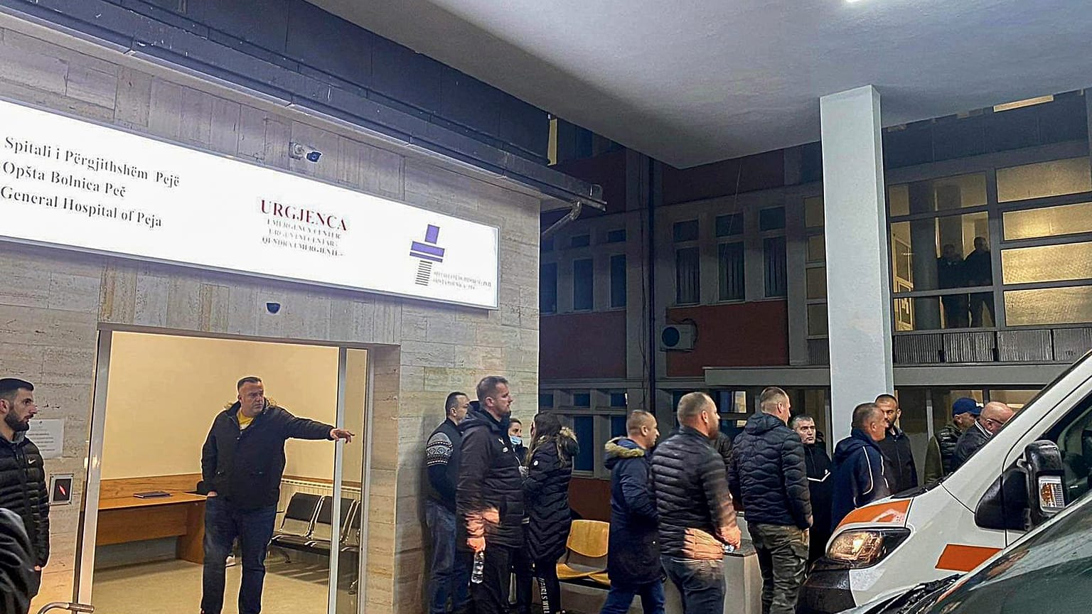 Kalasnyikovval támadtak meg egy buszt Koszovóban