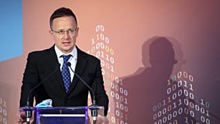 Szijjártó Péter beszédet mond a Business Services Hungary 2021 konferencián
