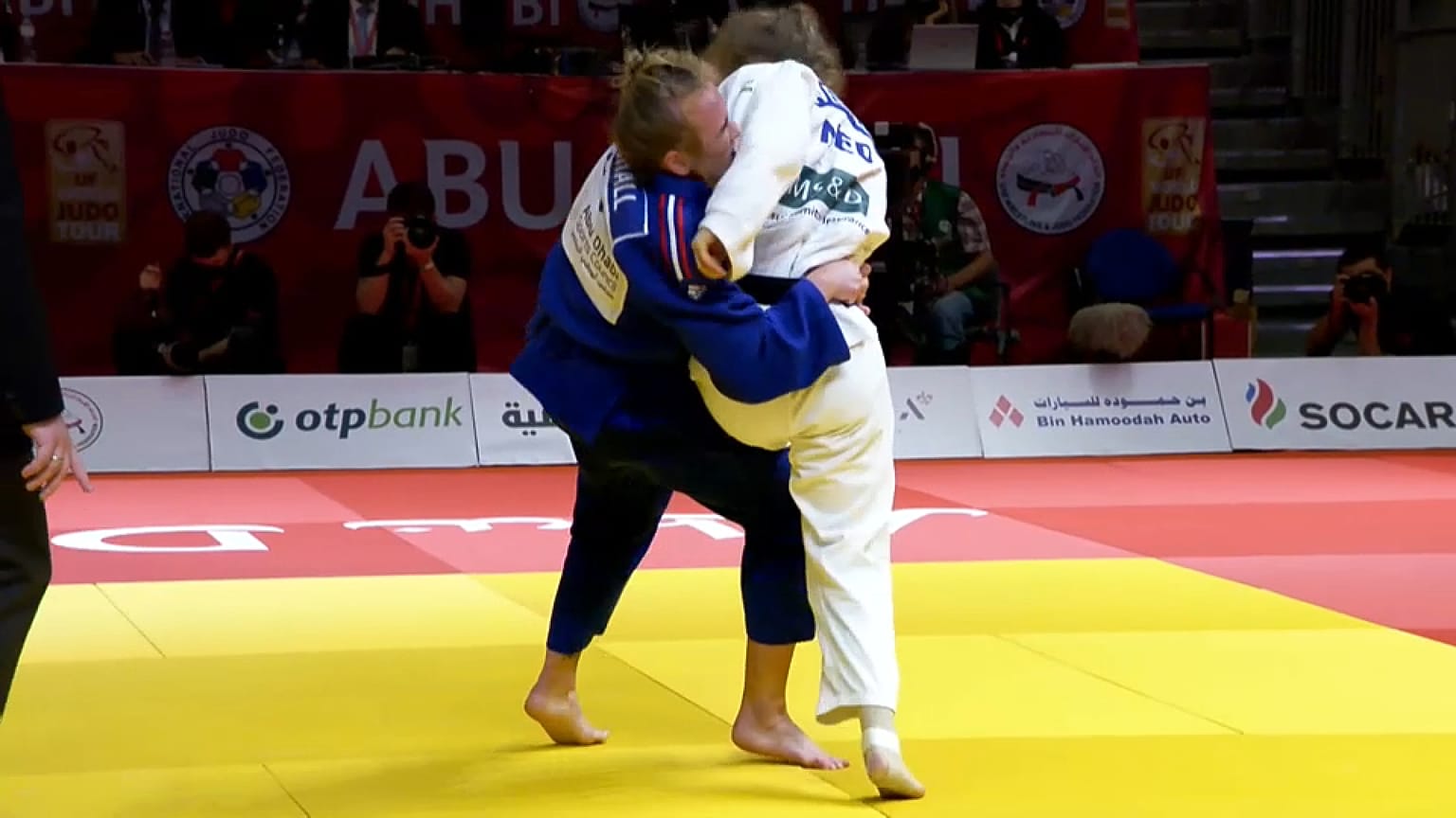 Lucy Renshall performing a Kosoto Gari, Abu Dhabi Grand Slam 2021