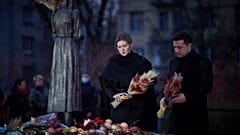 Auch der ukrainische Präsident Wolodymyr Selenskyj legte in Kiew Blumen nieder