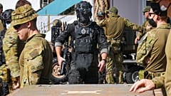Australische Soldaten patrouillieren auf den Salomonen