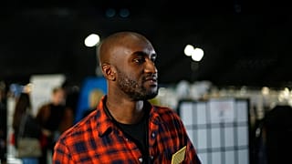 El diseñador Virgil Abloh durante el desfile de Off-White en París, Francia 28/2/2019