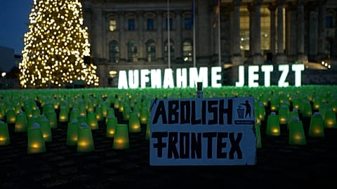6,000 green lights in front of the Bundestag.