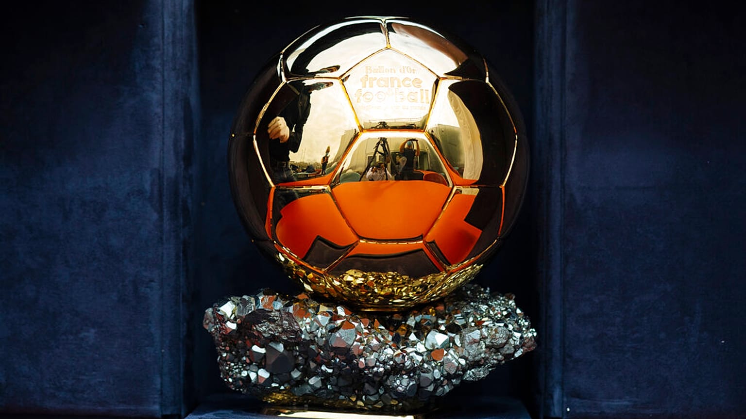 Este átadják az Aranylabdát, Messi hetedszer is nyerhet